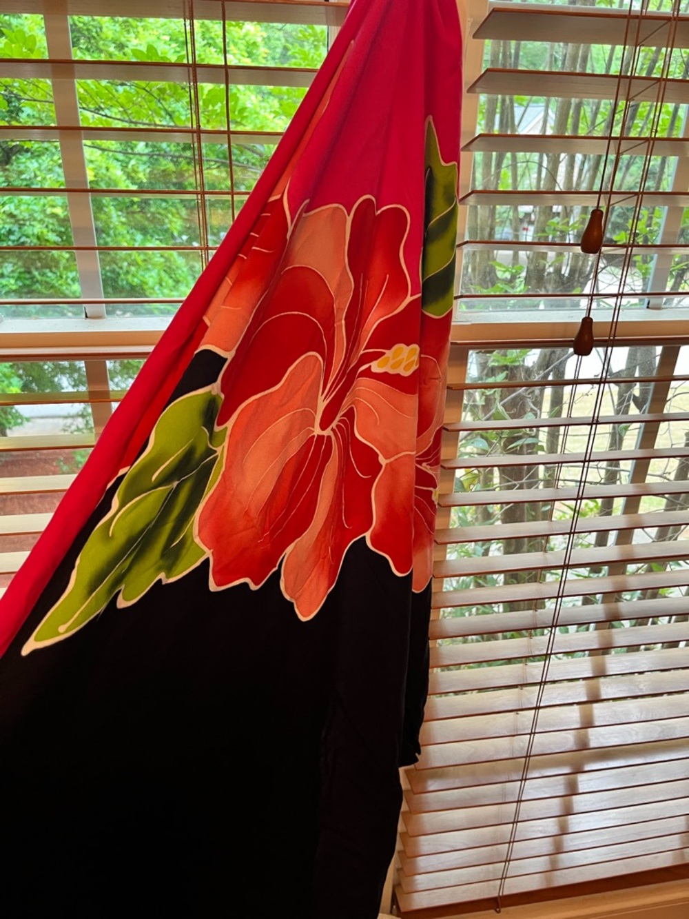 Floral Beach Sarong w/‘Costa Rica' & ‘Pura Vida’ Scripts in Black/Coral/Green - Picture 7 of 8